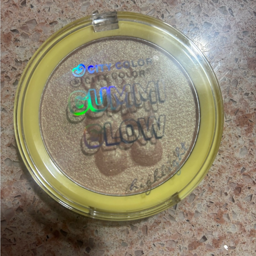 🚨City Color Gold Shimmer Highlighter